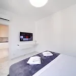 Aurora Luxury In The Center Of