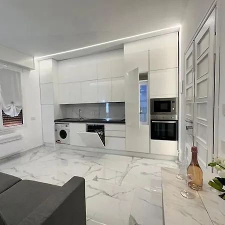 Aurora Luxury In The Center Of Σαν Ρέμο