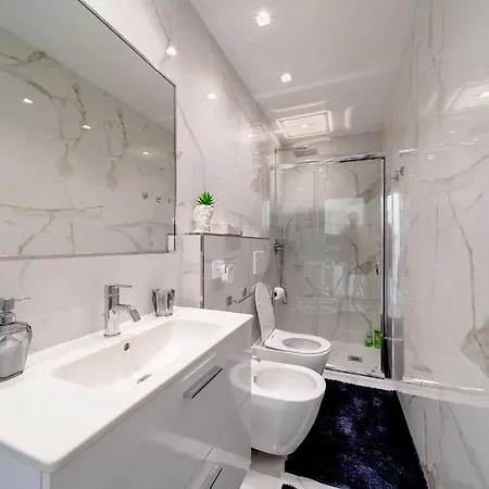 Aurora Luxury In The Center Of Appartamento *