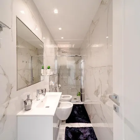 아파트 Aurora Luxury In The Center Of 산레모